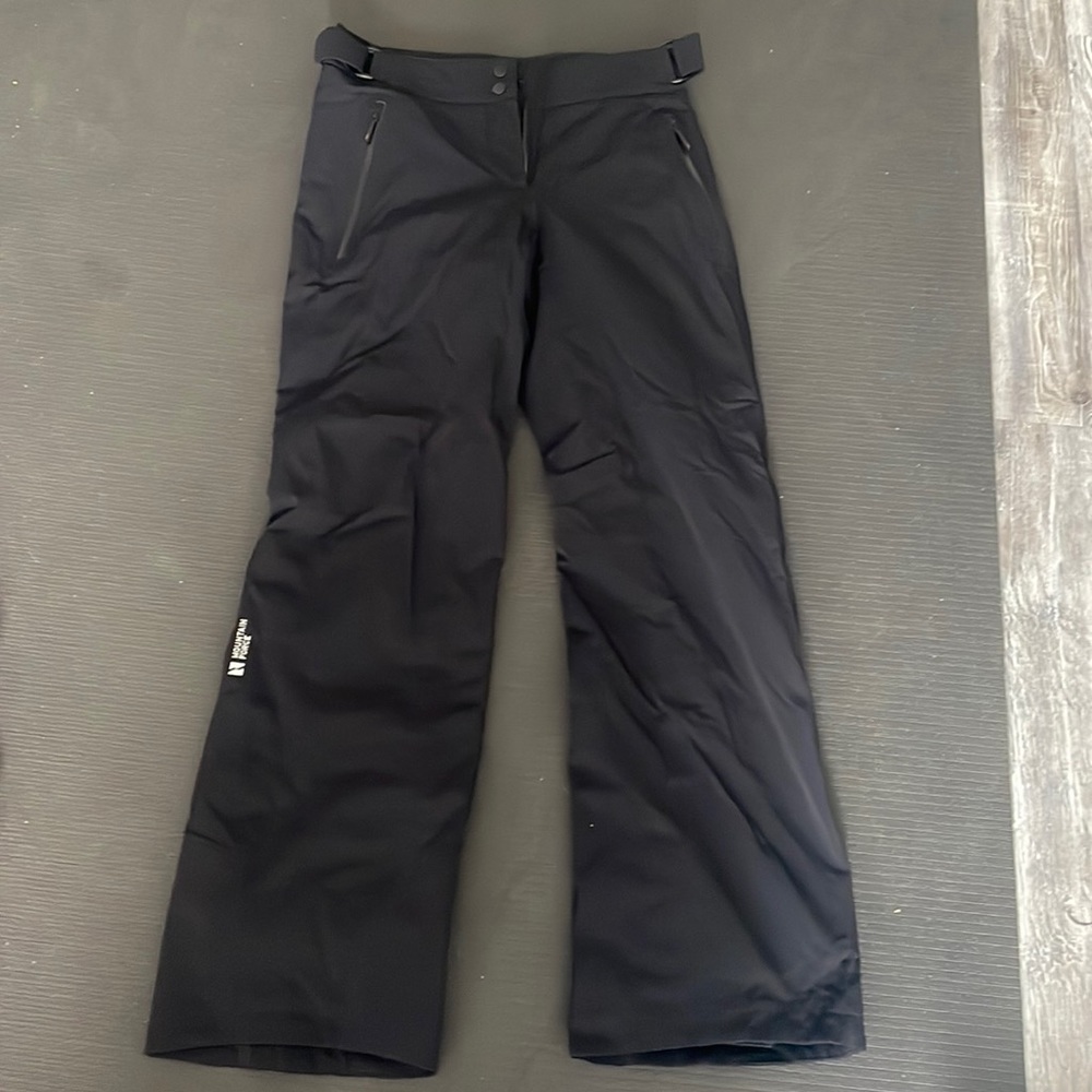 Black ski pants size 36 - 4 - 5 1/2 - mountain force brand